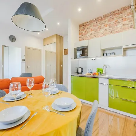 Siedmiogrodzka Flat With Views Διαμέρισμα *
