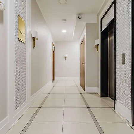 Siedmiogrodzka Flat With Views Διαμέρισμα *